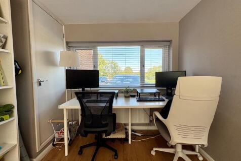 bed 4/office/family 