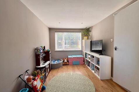 bed 4/office/family 
