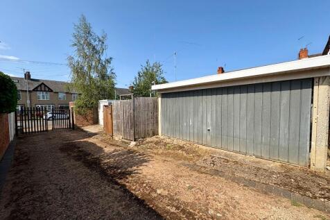 garage &amp; rear access