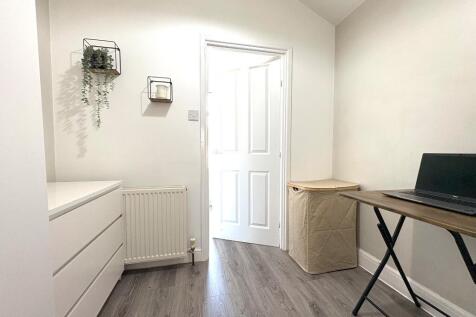 dressing area/study
