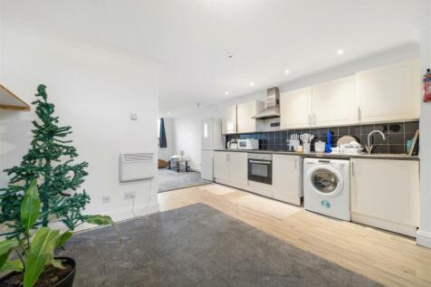 111b Maple Road-3.jpg