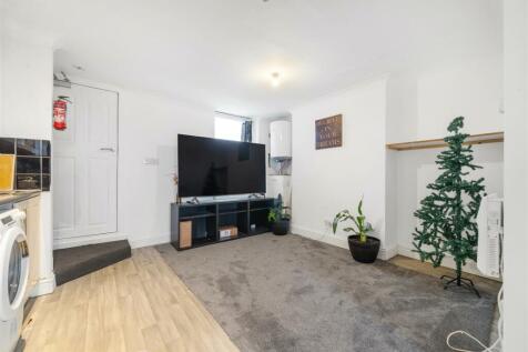 111b Maple Road-4.jpg