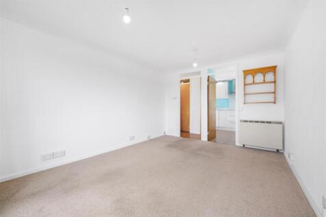 Deverill Court-4.JPG