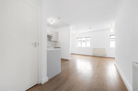 Maple Court-1.JPG