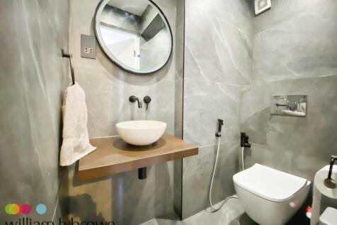 Cloakroom/wc