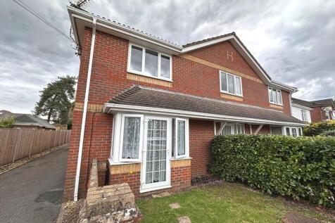 1 Bedroom Ground Floor Flat
