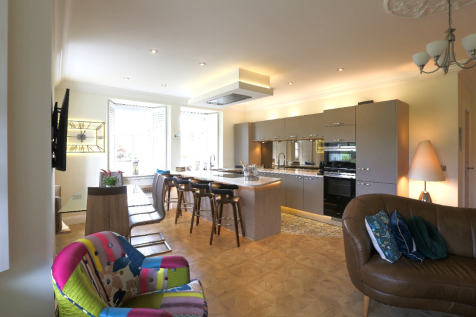 Lounge/Kitchen