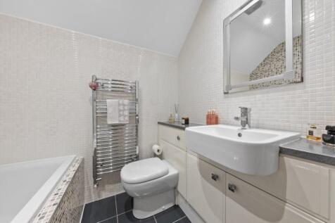 En-suite bedroom 1
