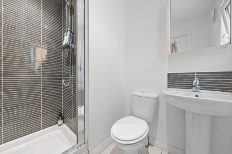 En-suite bedroom 1