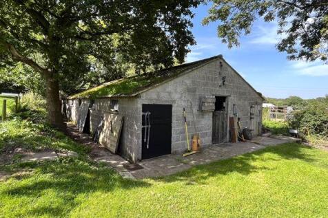 Outbuilding with Additional Land