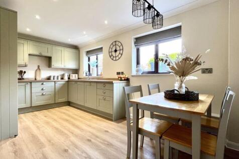 Kitchen Dining Area