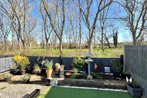 Rear Garden &amp; View