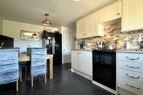 Kitchen Dining Area