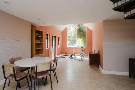 Lower Ground Suite