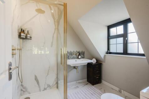 Bedroom 1 Ensuite