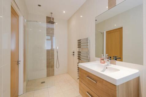 Ground Floor En Suite