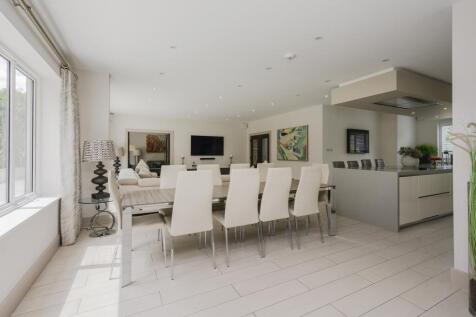 Breakfast Room