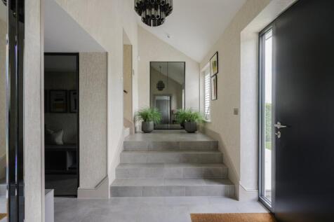 Separate Hall/Boot Room