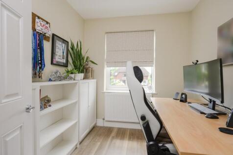 Bedroom 5/Study