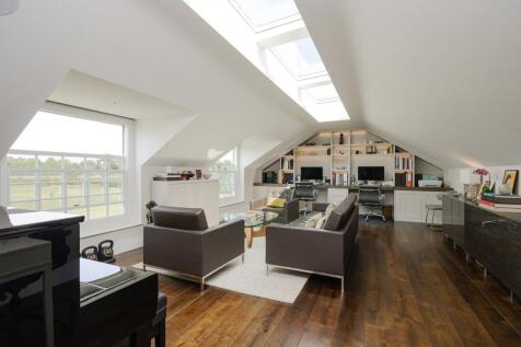 Principal Suite/Workspace