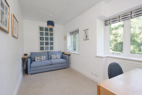 Reception Room/Bed 5