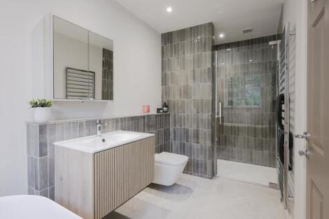 Bedroom 2 Ensuite