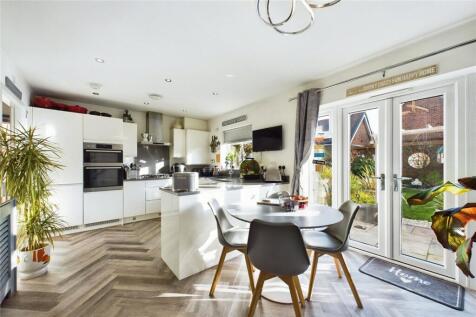 Diner/ Kitchen