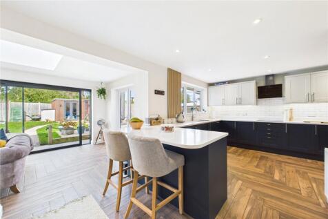 Kitchen/ Family Room
