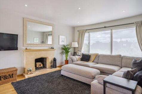 Sitting area and fireplace