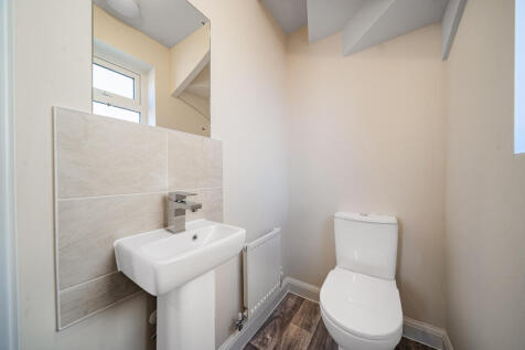 Cloakroom/wc