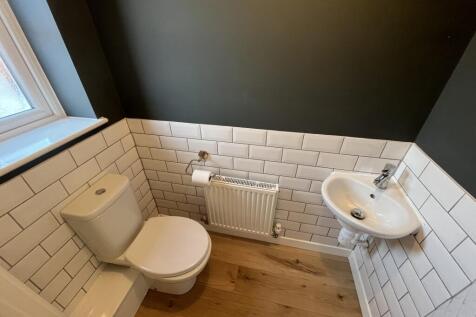 Cloakroom/wc