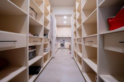 Property Image 100