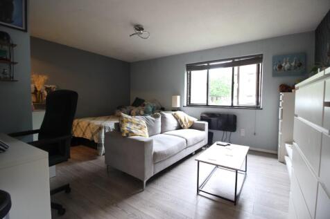 Studio Room