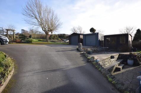AMPLE PARKING
