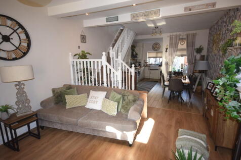 OPEN PLAN LOUNGE/...