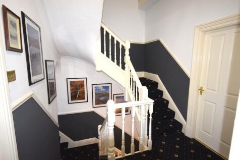 STAIRS/LANDING