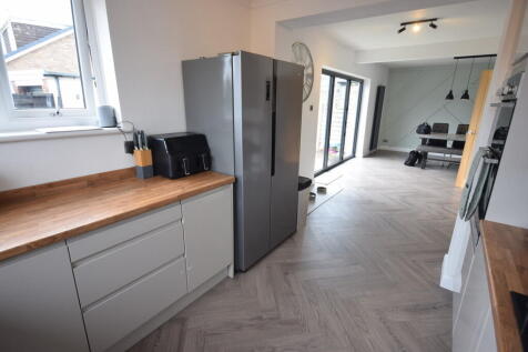 EXTENDED KITCHEN 