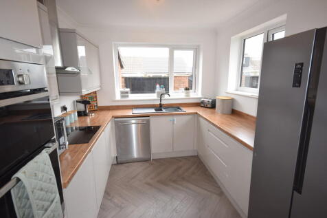 EXTENDED KITCHEN 