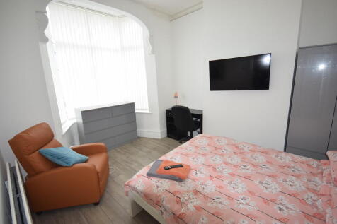 LOUNGE/ROOM 1 