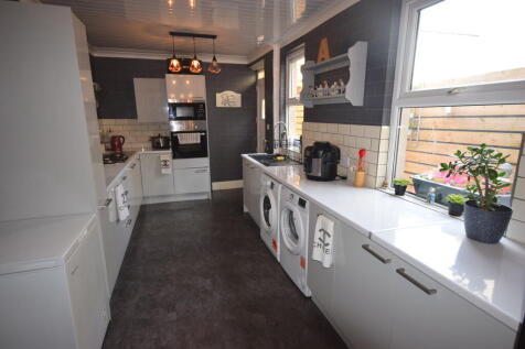 EXTENDED KITCHEN 