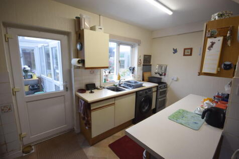 KITCHEN L-SHAPED ...