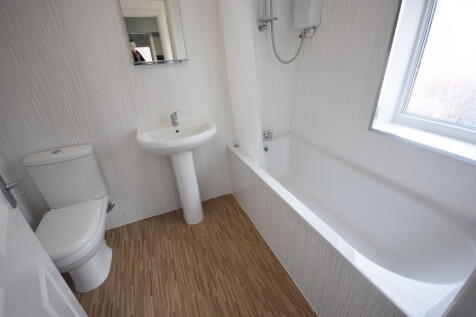 GROUND FLOOR BATH...