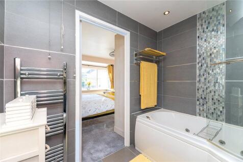 Master En-Suite