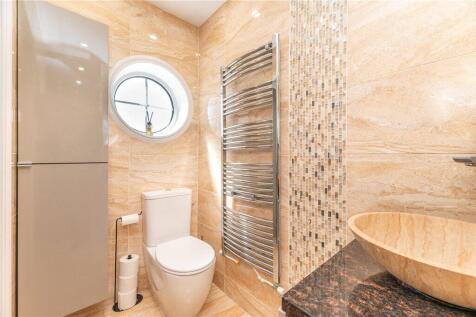 Master En-Suite