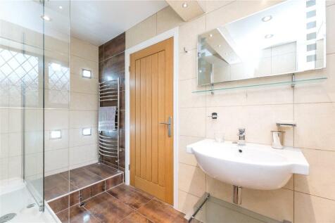 Master En-Suite
