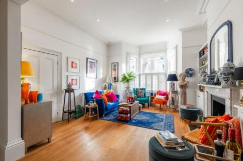 living room-4.jpg