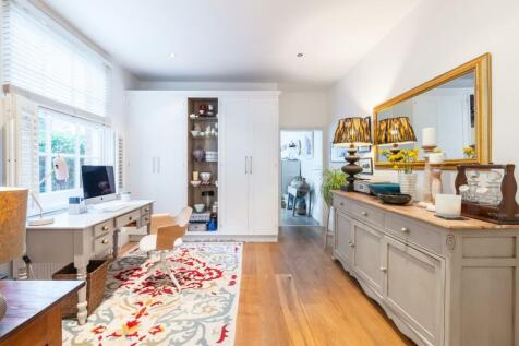 dining room-2.jpg