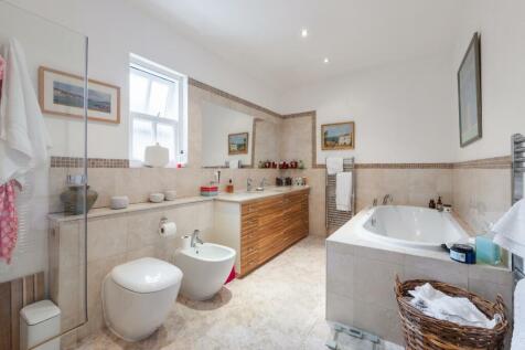 bathroom-2.jpg