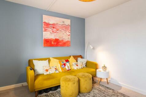 living room-2.jpg