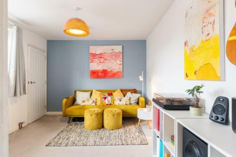 living room-4.jpg